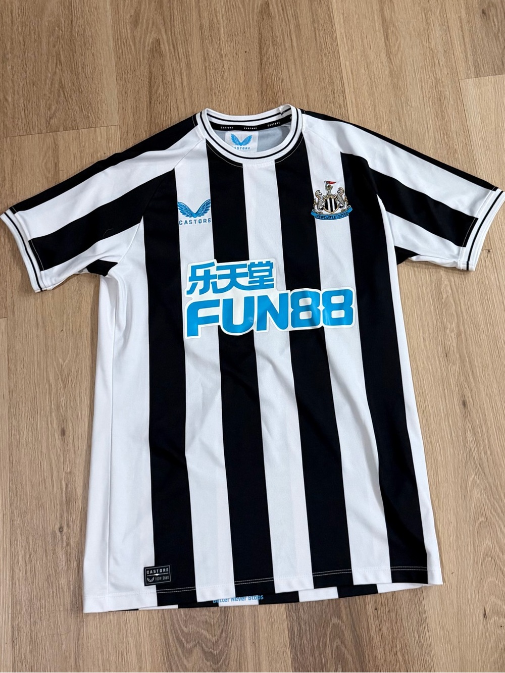 Newcastle United Home Jersey 2022 2023 Castore Football Soccer Men’s size Medium
